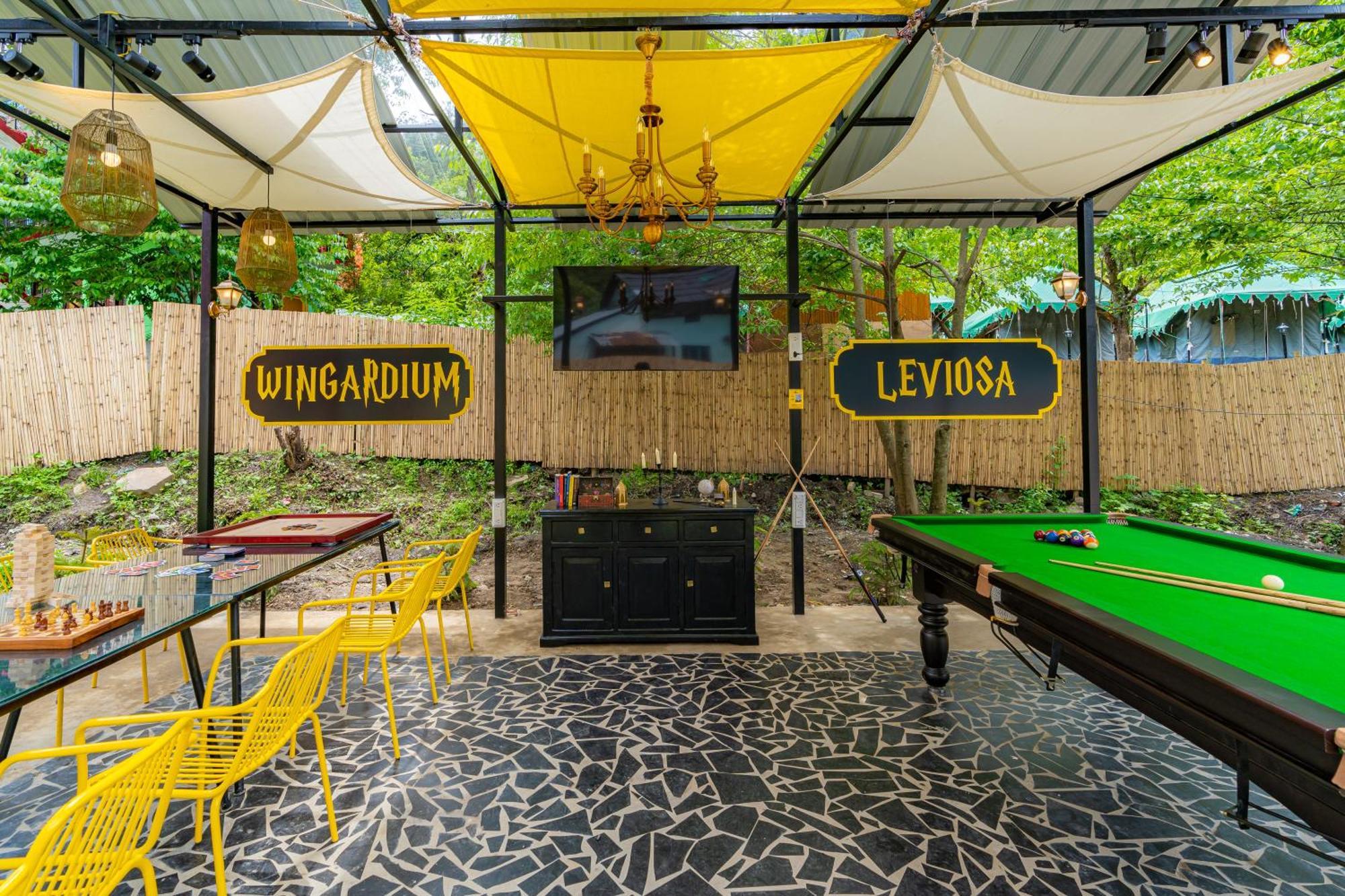 Whoopers Boutique Kasol Hostel ภายนอก รูปภาพ