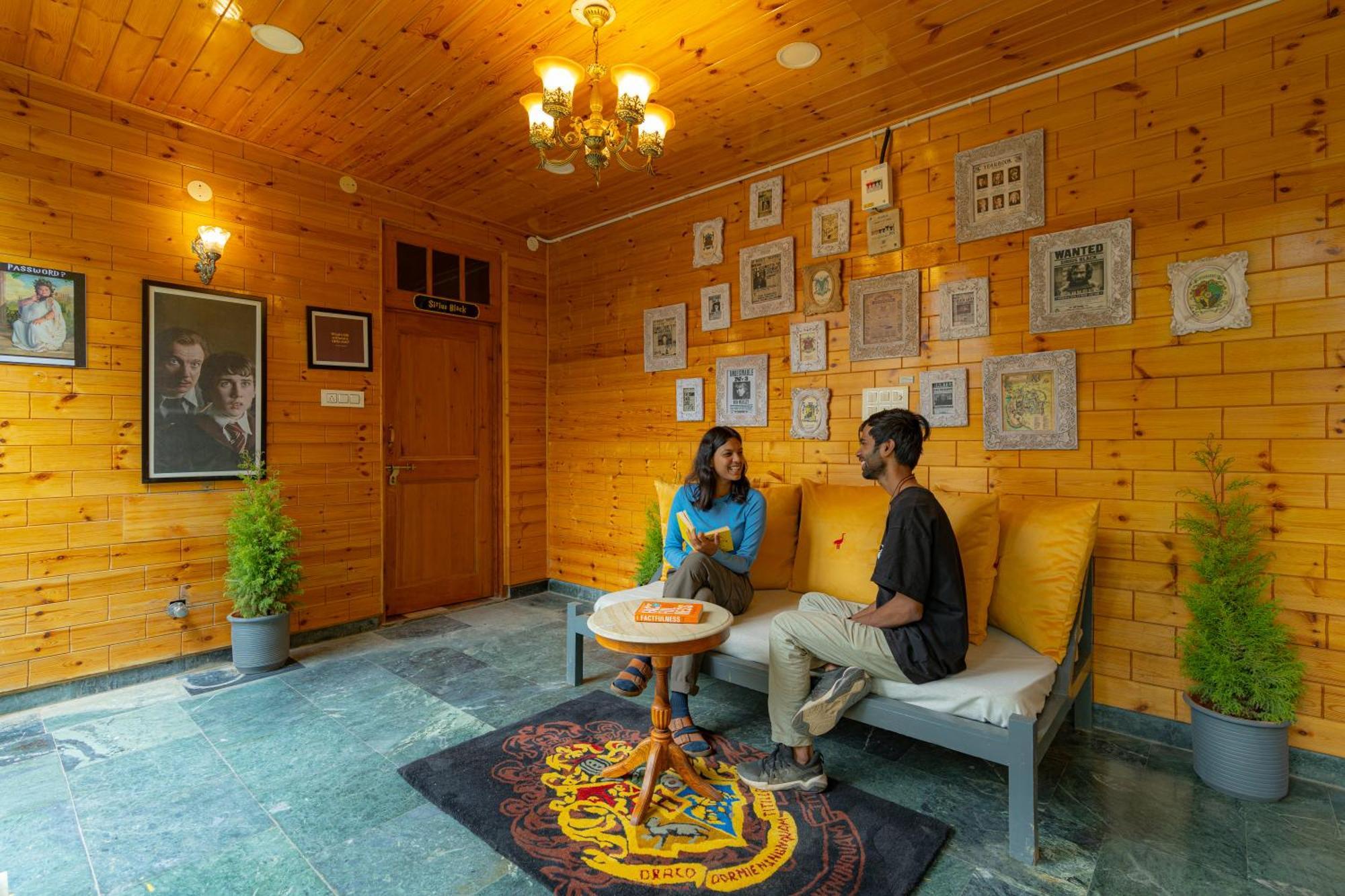 Whoopers Boutique Kasol Hostel ภายนอก รูปภาพ