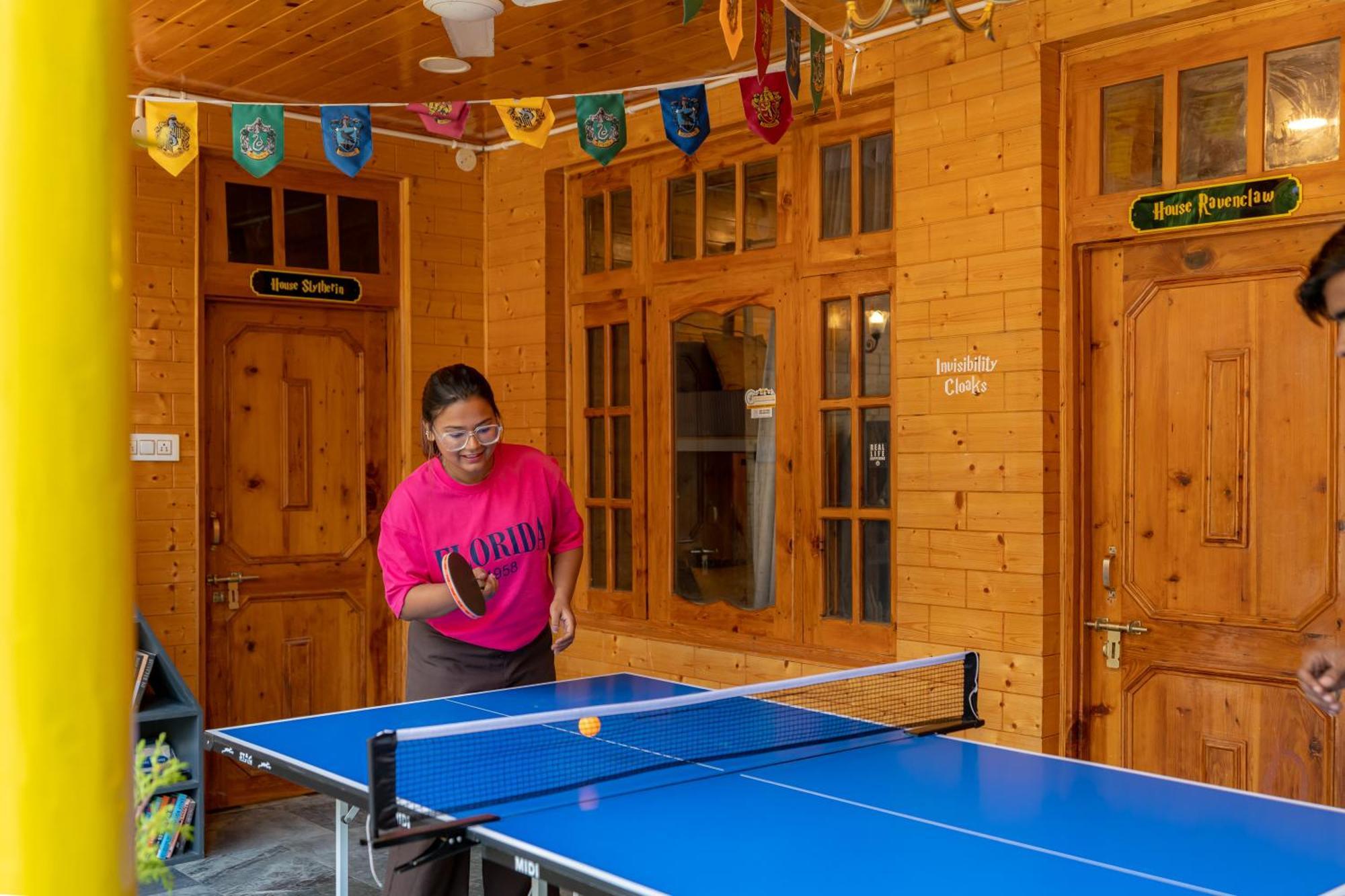 Whoopers Boutique Kasol Hostel ภายนอก รูปภาพ